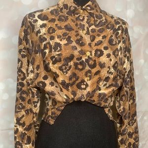 Long sleeved leopard top